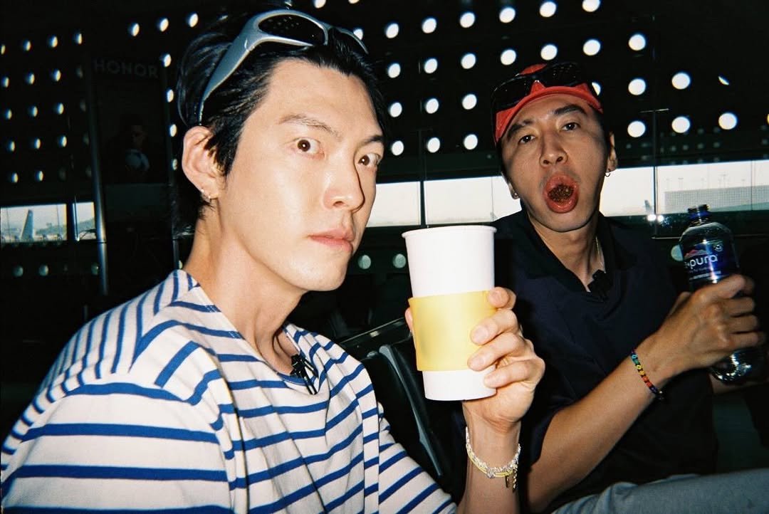 Photo shared by 김우빈 on November 18, 2025 tagging @masijacoke850714.