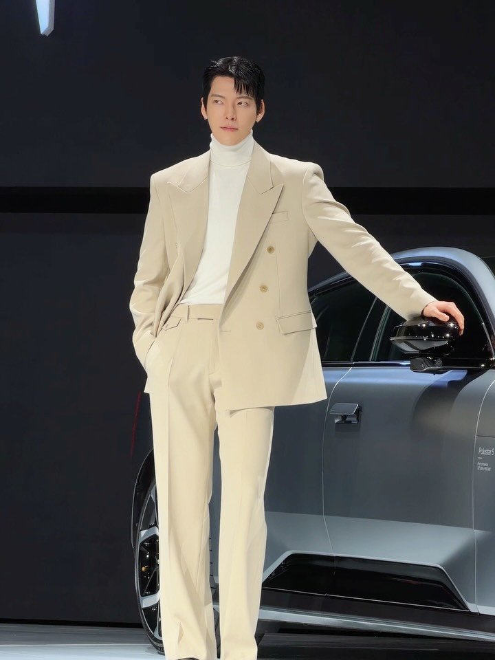 ____kimwoobin 게시물 이미지: 🙏🤍 @polestarcars ⚡️🚙