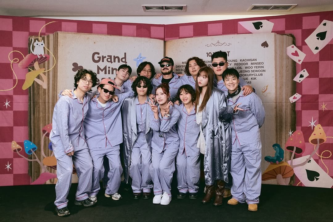 Photo by AKMU on October 22, 2025. May be an image of one or more people, bangs, portable cassette player and text that says 'w വർമുകം Grand Min ME DAYBR! 10 ONE qu OUNG KACHISAN BY MINSEO js CY REDOOR AVEDIN OYERIN SOKURYCLUB EONGS SEWOON SOKUR KI KIK የ KIK AS'.