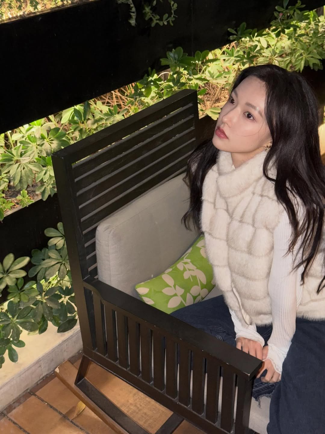 Photo by 성소 程潇 Chengxiao on December 07, 2025. May be an image of sable coat, goosedown coat and duffle coat.