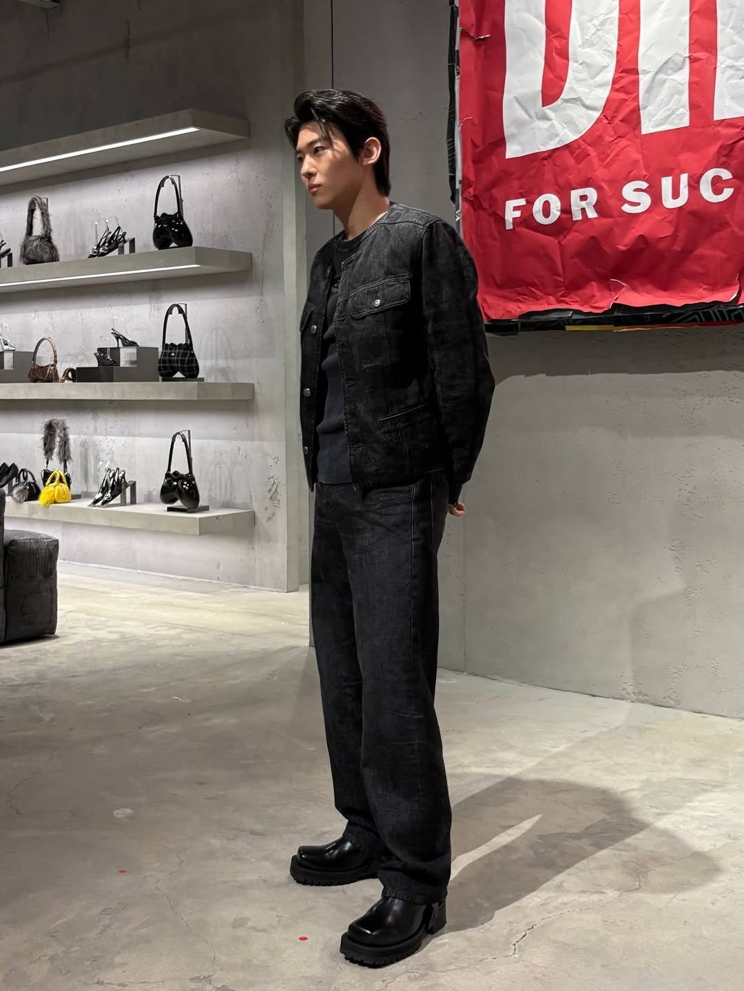 dex_xeb 게시물 이미지: .
WITH DIESEL