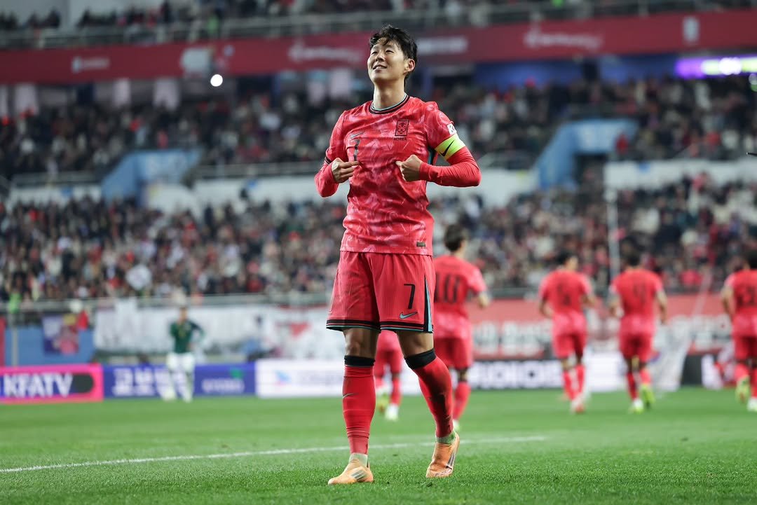 Photo shared by Son HeungMin(손흥민)🇰🇷 on November 19, 2025 tagging @adidasfootball, and @hm_son7. May be an image of football, soccer, stadium and text that says 'KFATV 고보 AN g'.