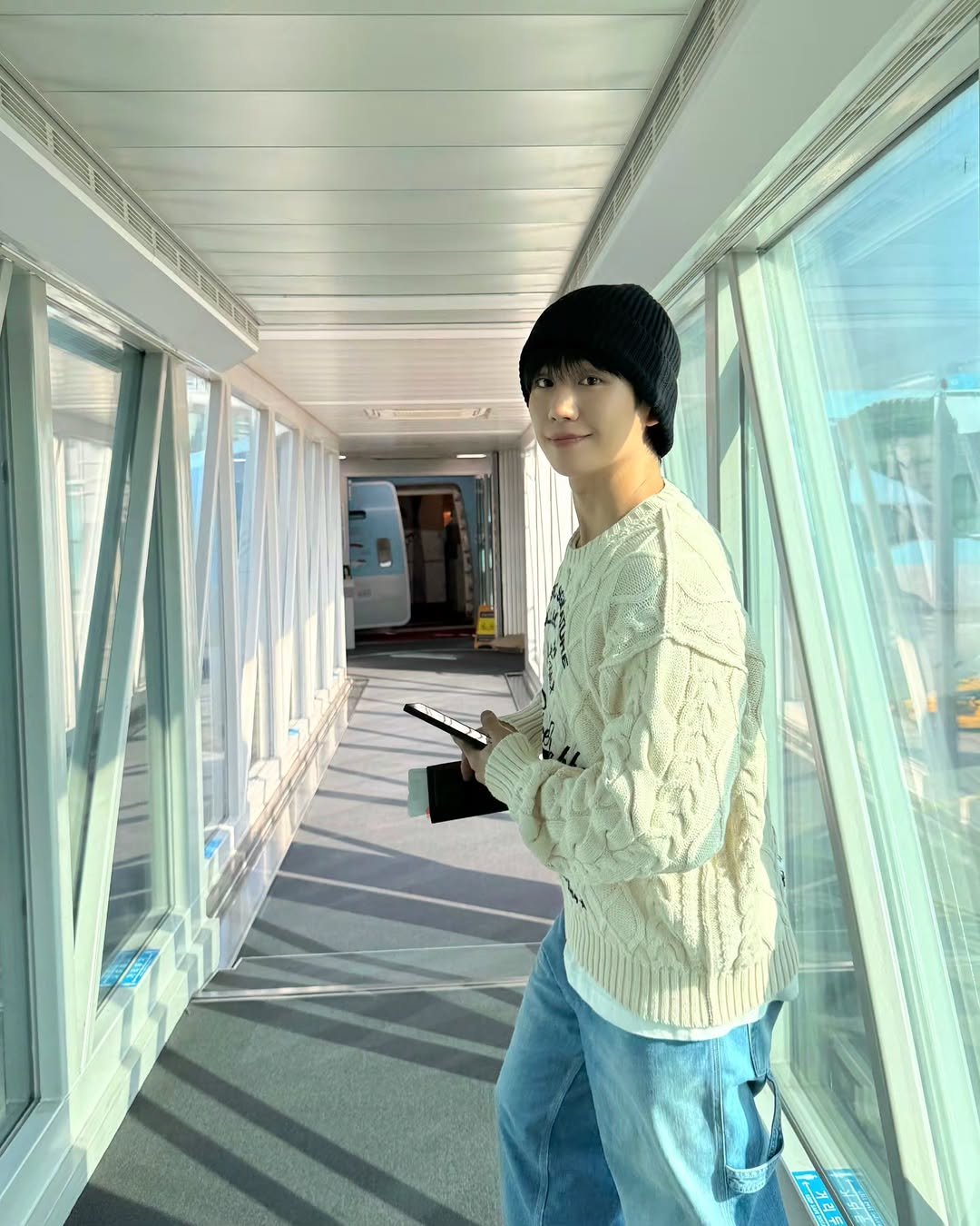 Photo by 정해인 on January 15, 2026. May be an image of duffle coat, beret and text.