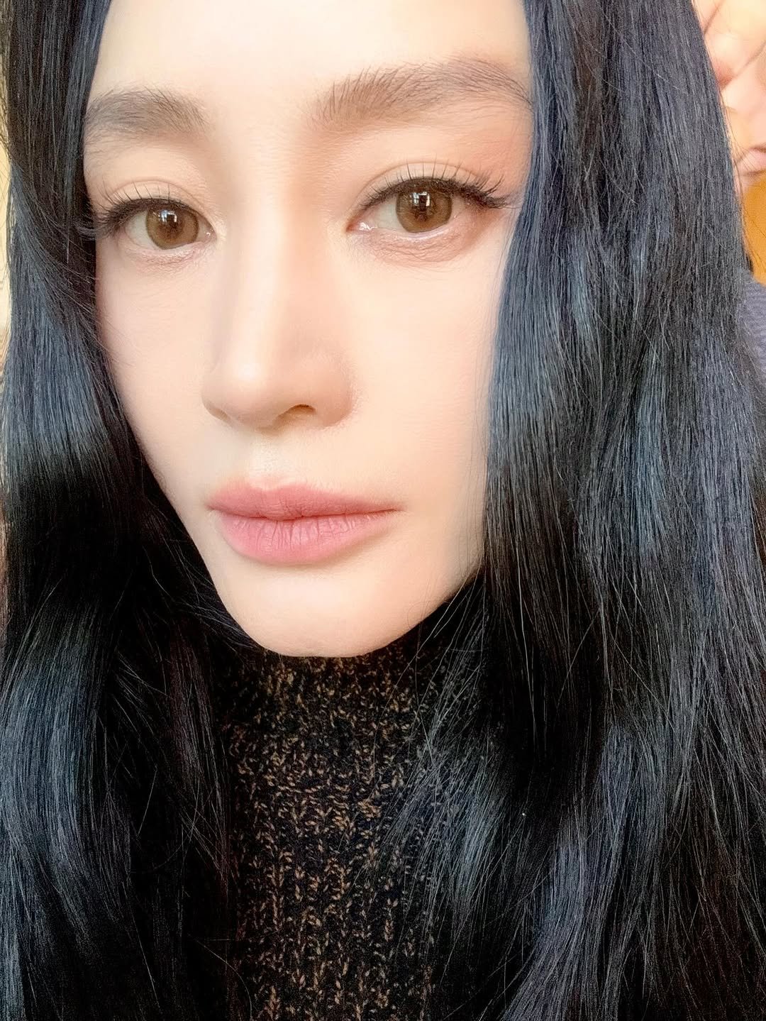 Photo shared by 김혜수 Hye Soo Kim on October 02, 2025 tagging @halolee7, @stylist_boo, @nakyeum, and @shinjooyeon34. May be a selfie of 1 person, lipstick, makeup, hair, eyeliner, turtleneck and text.