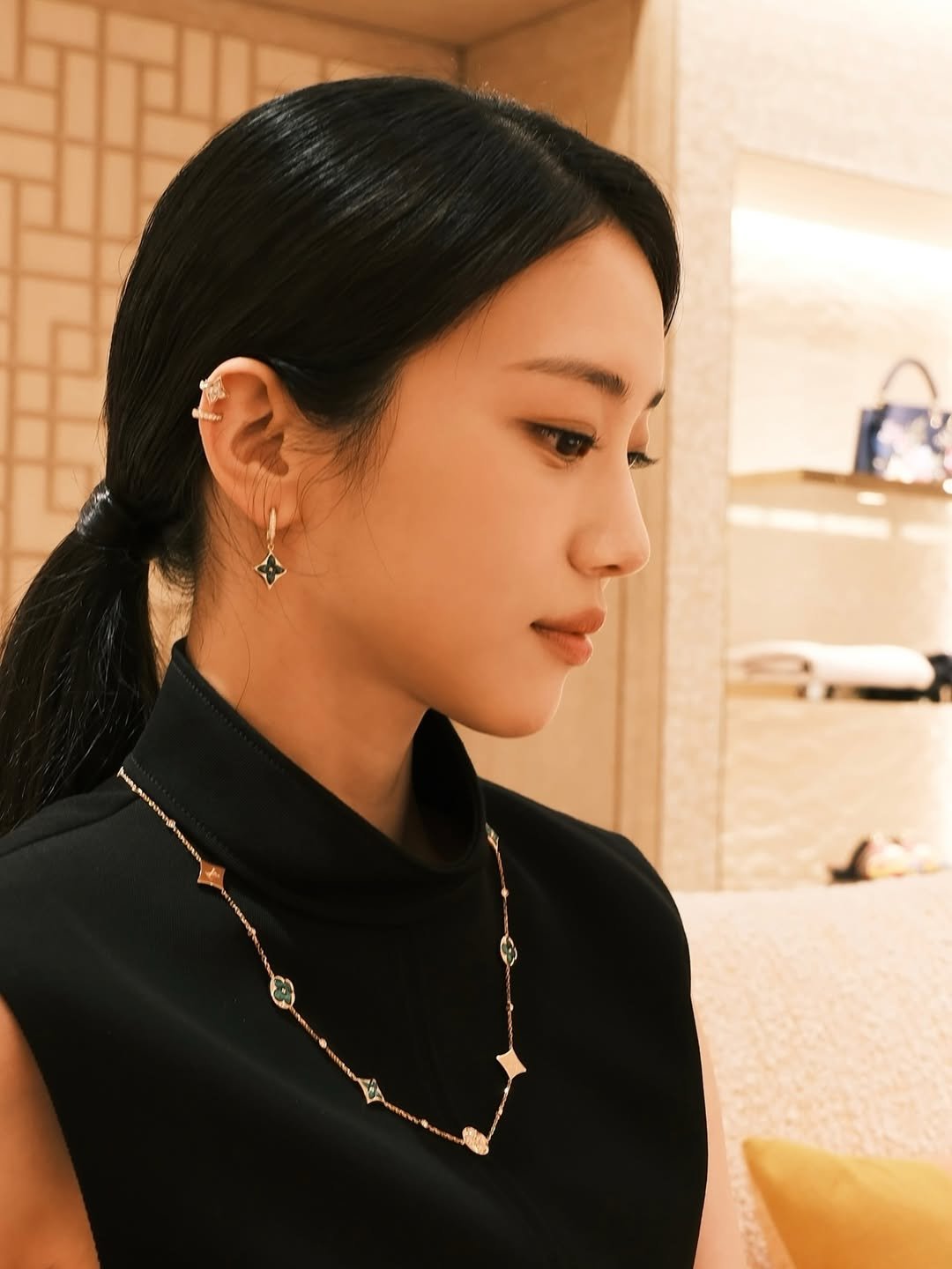 hwanywayeon 게시물 이미지: @louisvuitton 

#광고 #LVFineJewelry...