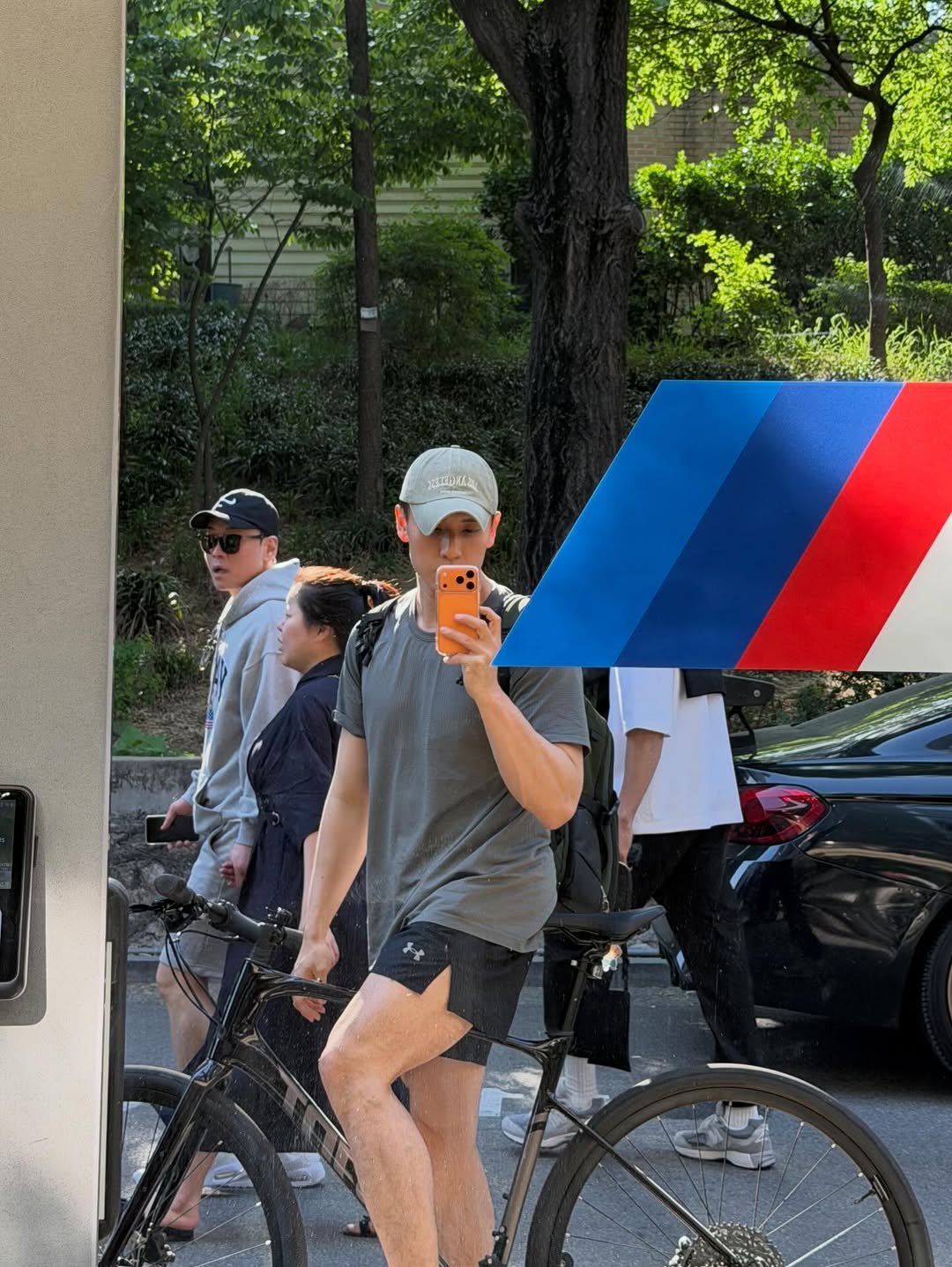 jachung__ 게시물 이미지: 자청 신기한 근황

<완벽한 원시인> 책을 낸 뒤, 종합 베스트셀러를 6주간 지키고...