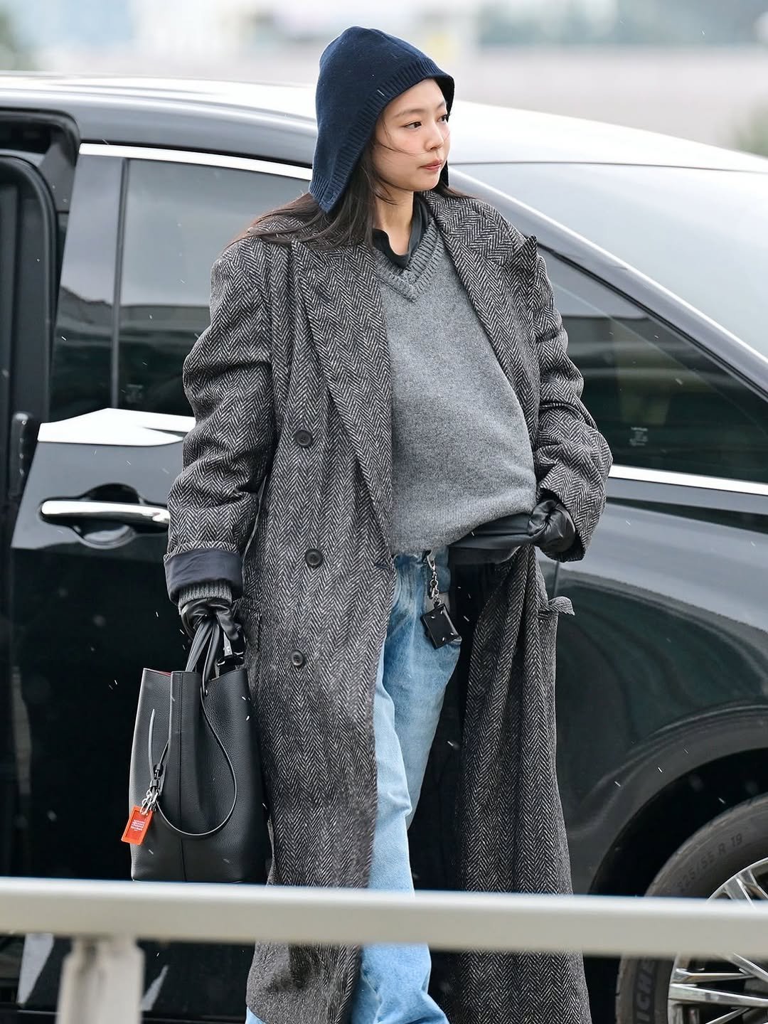 Photo shared by Enida rufati ♡ on January 09, 2026 tagging @jennierubyjane. May be an image of overcoat, fleece and text.