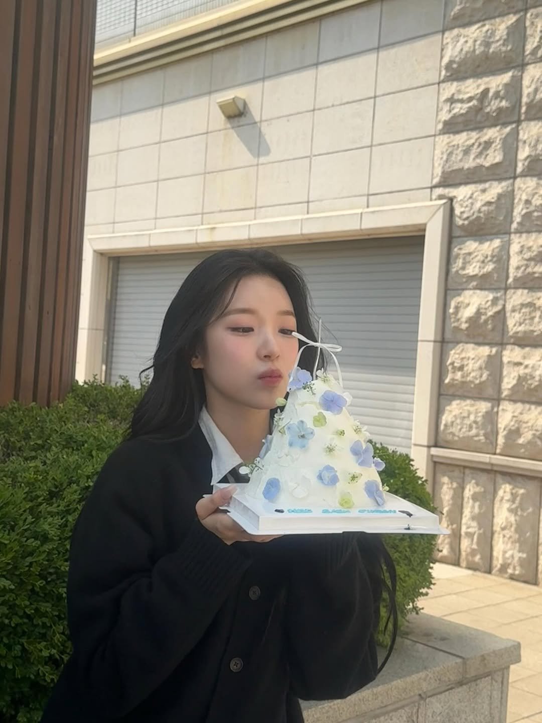 jiheonnibaek 게시물 이미지: 스물넷