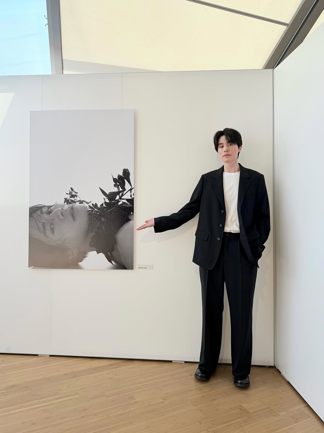 leedongwook_official 게시물 이미지: -
동욱 배우가 참여한 아트 사진전📷

KIM YEONG JUN x YOSHIDA...