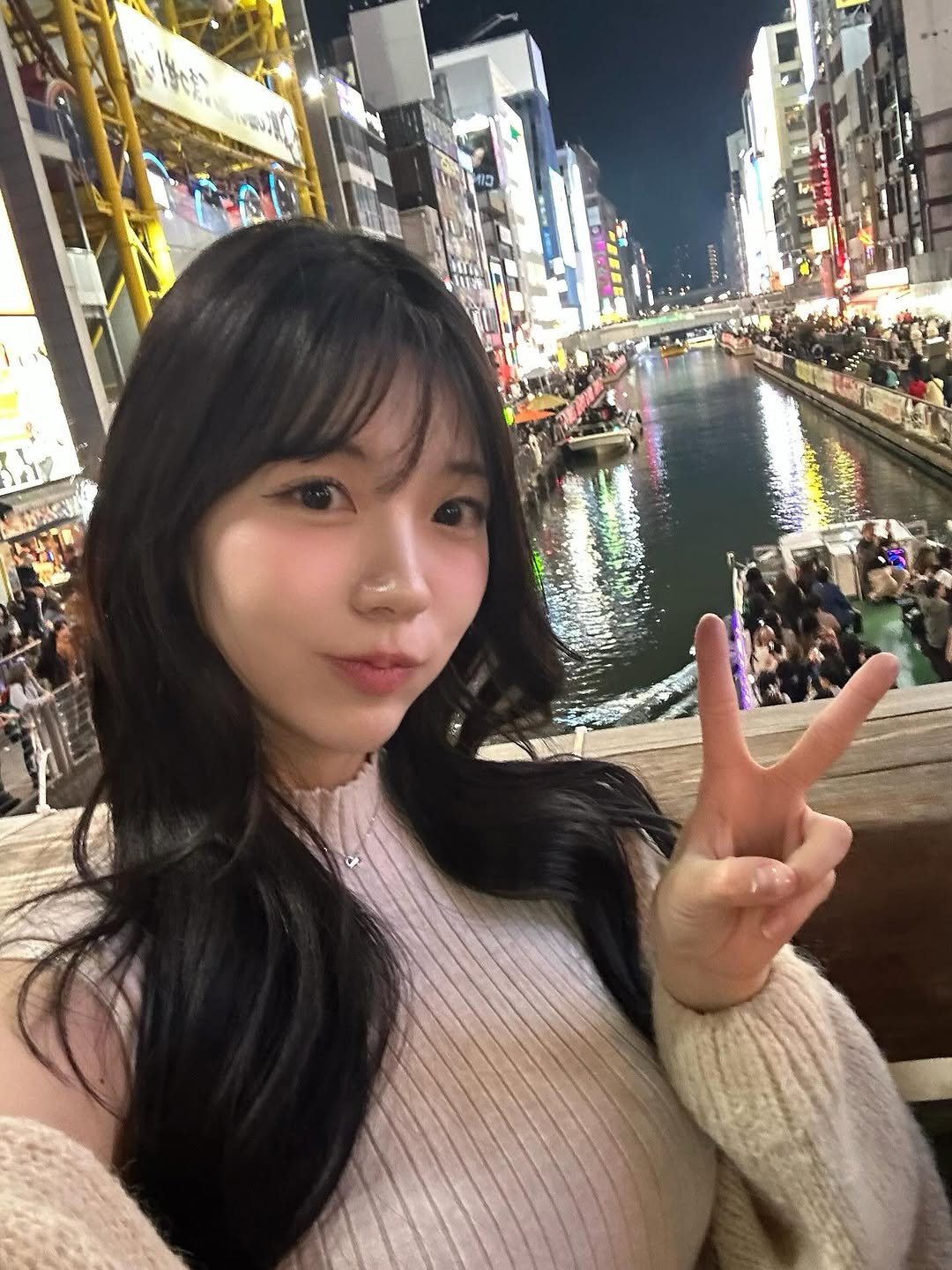 Photo by 쏘블리ღ🪽🤍 on November 01, 2025. May be an image of one or more people, hair and text.