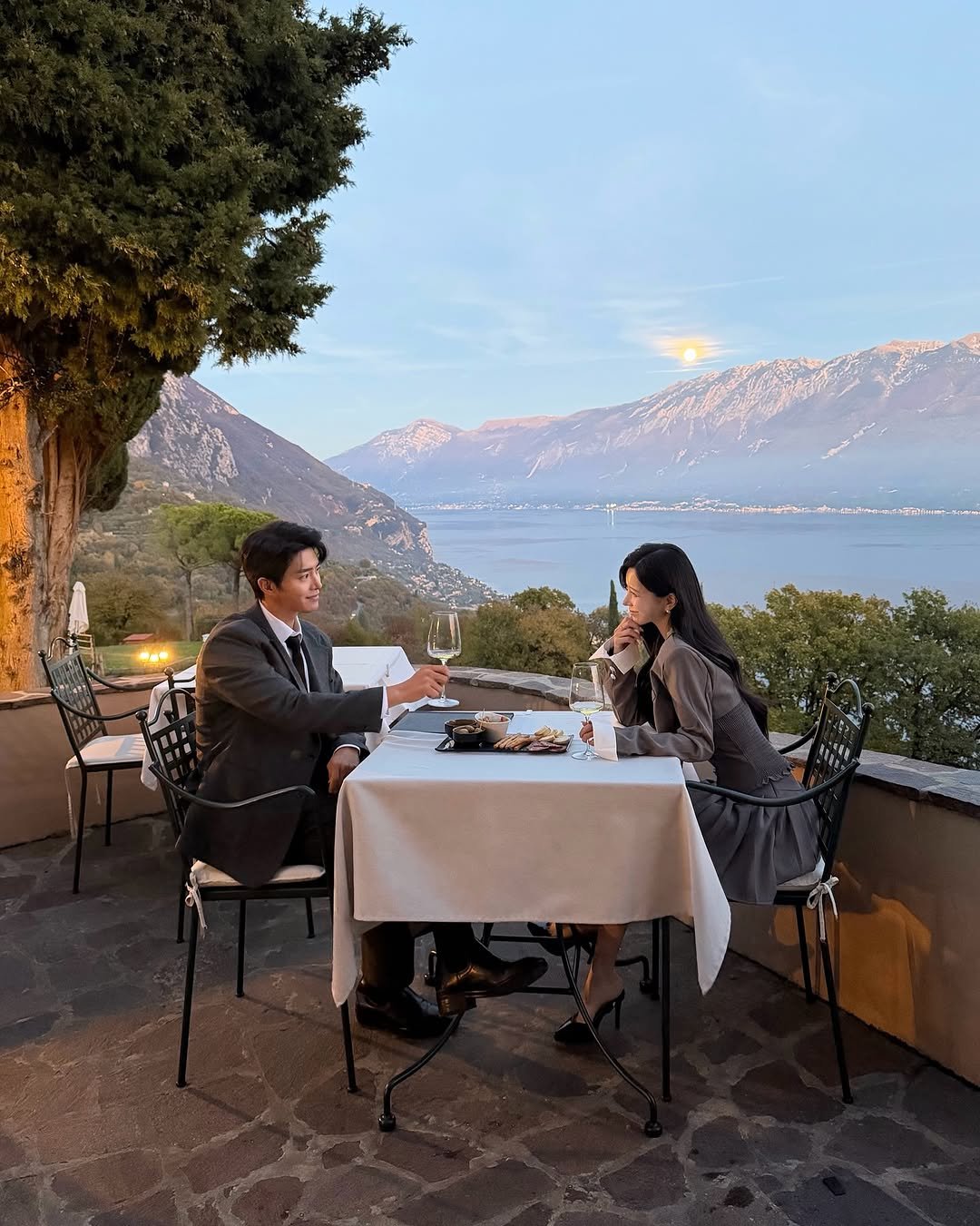 Photo shared by 예영 / 여행, 순간순간을 기록 on November 20, 2025 tagging @hotelvillasostaga, and @ji_jiji03. May be an image of one or more people, outdoors and text.