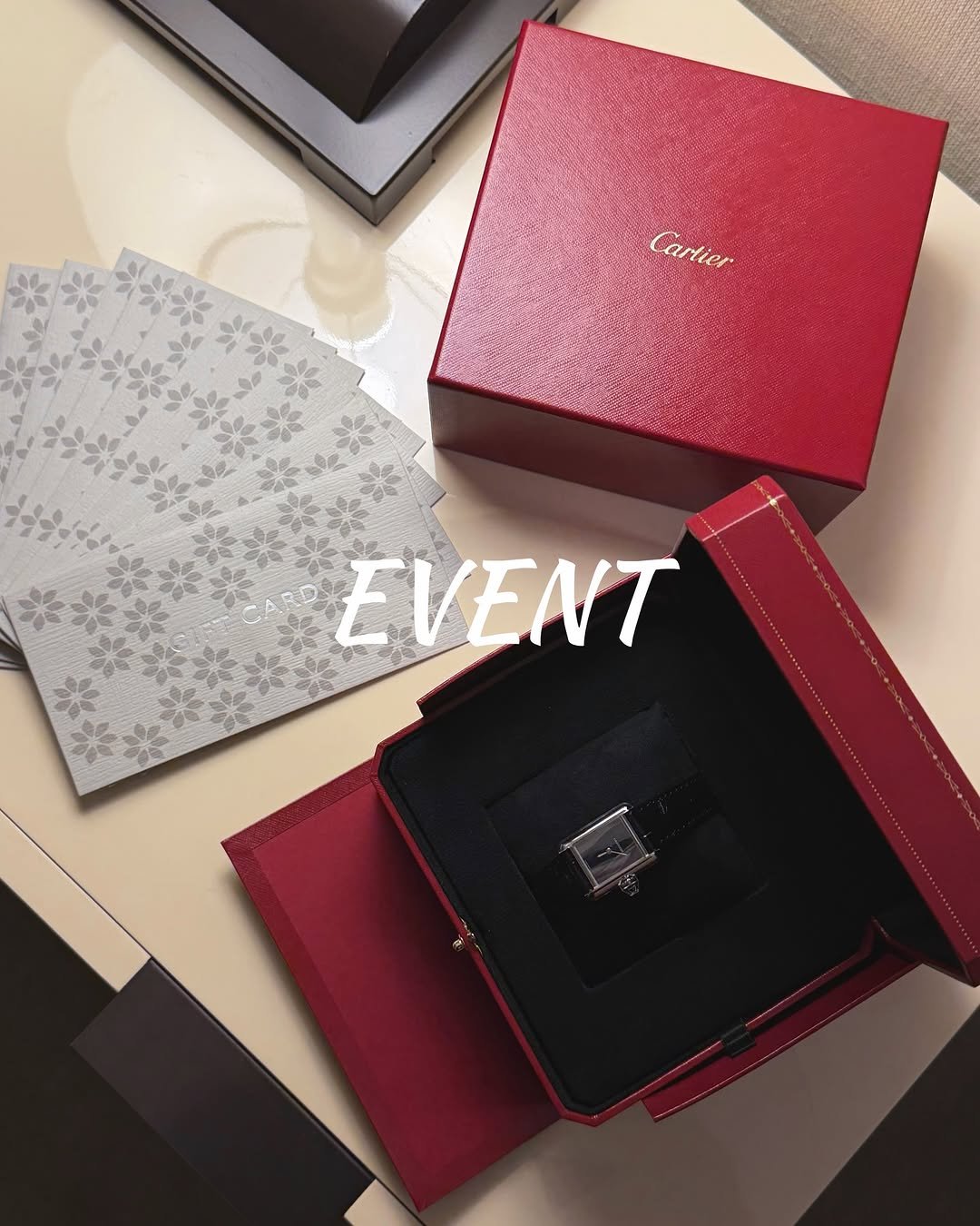 Photo shared by 예영 / 여행, 순간순간을 기록 on December 22, 2025 tagging @ji_jiji03. May be an image of ring, napkin ring, box, hamper and text that says 'Cartier Cartier EVENT'.