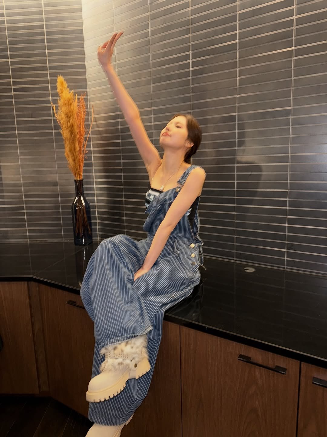 Photo by 사나 𝚂𝚊𝚗𝚊 on February 22, 2026. May be an image of slip and text.