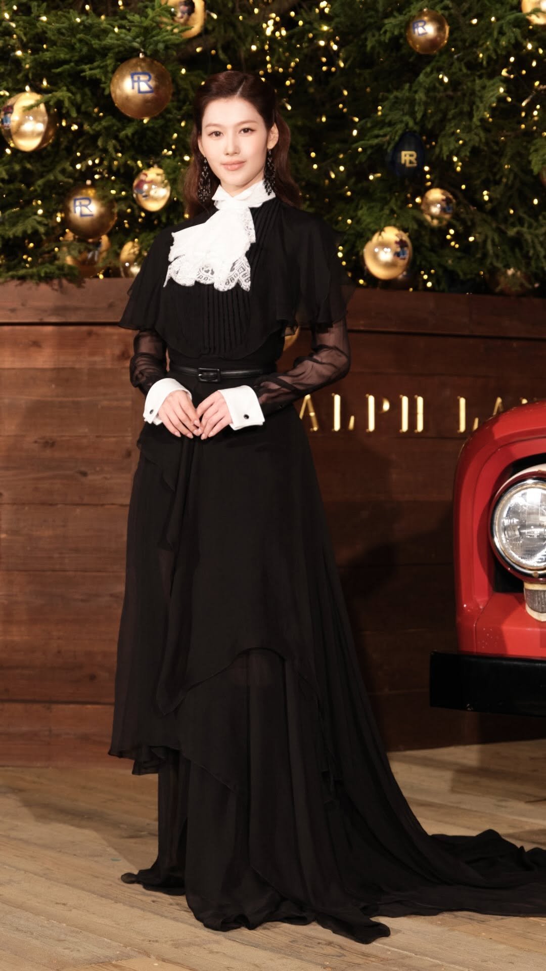 m.by__sana 게시물 이미지: Celebrating an #RLHoliday in Tokyo.

#Sana...