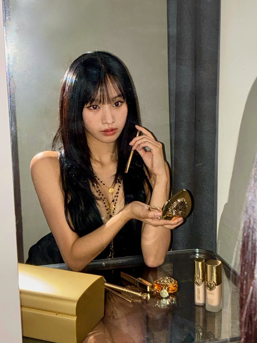 Photo by NATTY (( 나띠 )) on September 25, 2025. May be an image of one or more people, makeup, hair and text.