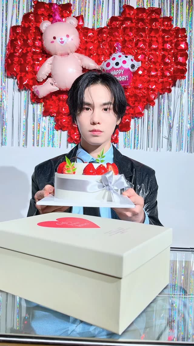 p_rocky 게시물 이미지: 태어나버렸네 🎂🎉🔥🕶️

#생일 #Birthday
#BirthdayChallenge
#태어나버렸네