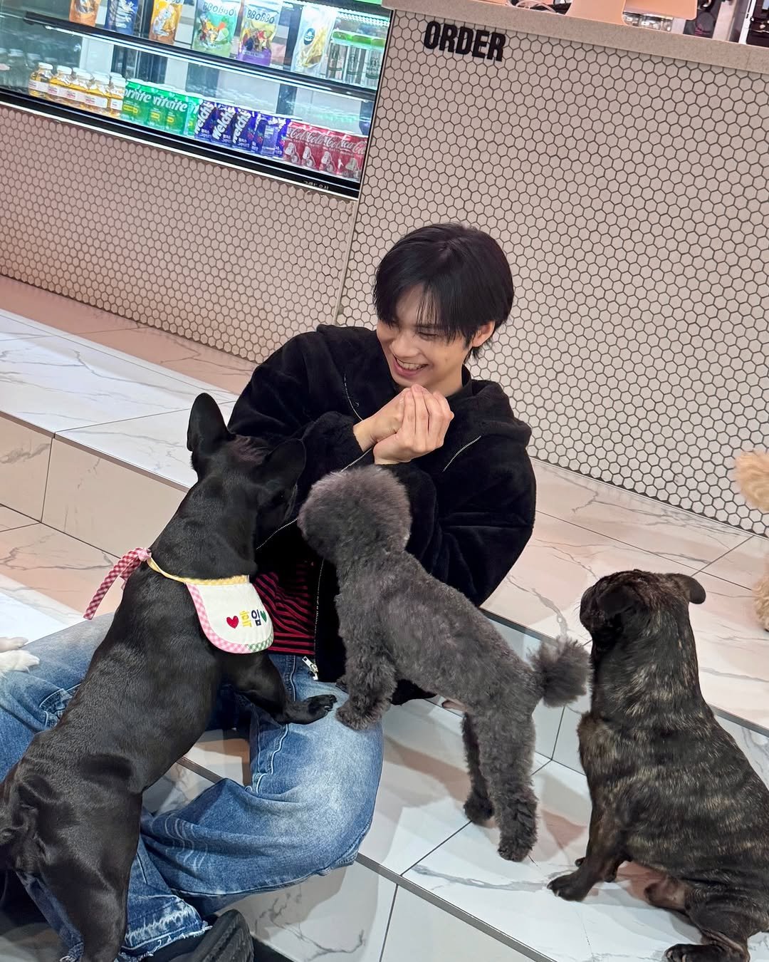 Photo by 라키 on November 23, 2025.