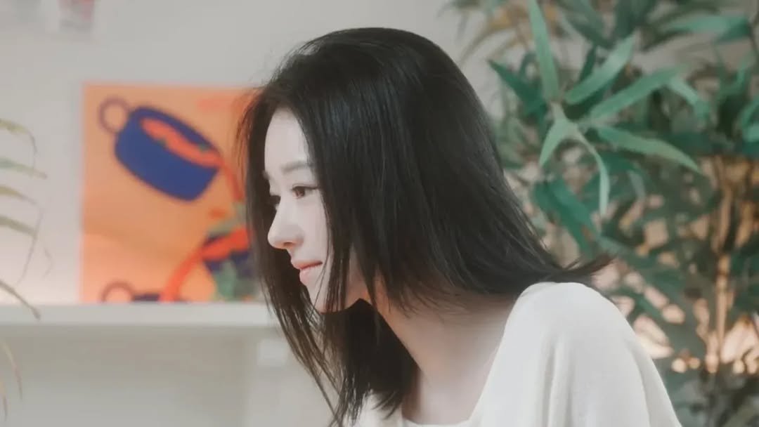 Photo shared by Seo Yea Ji (서예지) on August 08, 2025 tagging @yeyeji_seo.