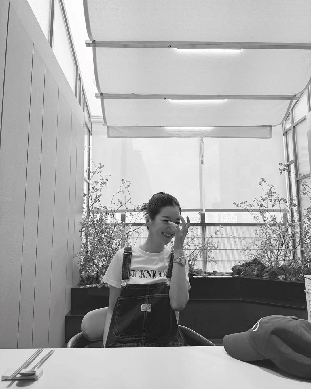 Photo shared by Seo Yea Ji (서예지) on August 31, 2025 tagging @yeyeji_seo. May be an image of office.