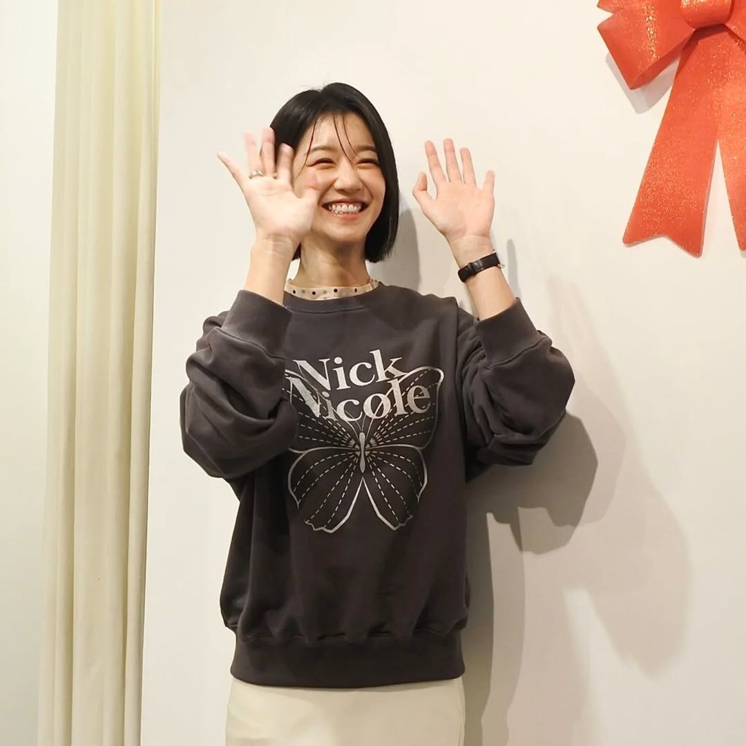 Photo shared by Seo Yea Ji (서예지) on September 30, 2025 tagging @yeyeji_seo. May be an image of 1 person, hair, top and text that says 'Nicke Vick vicole'.