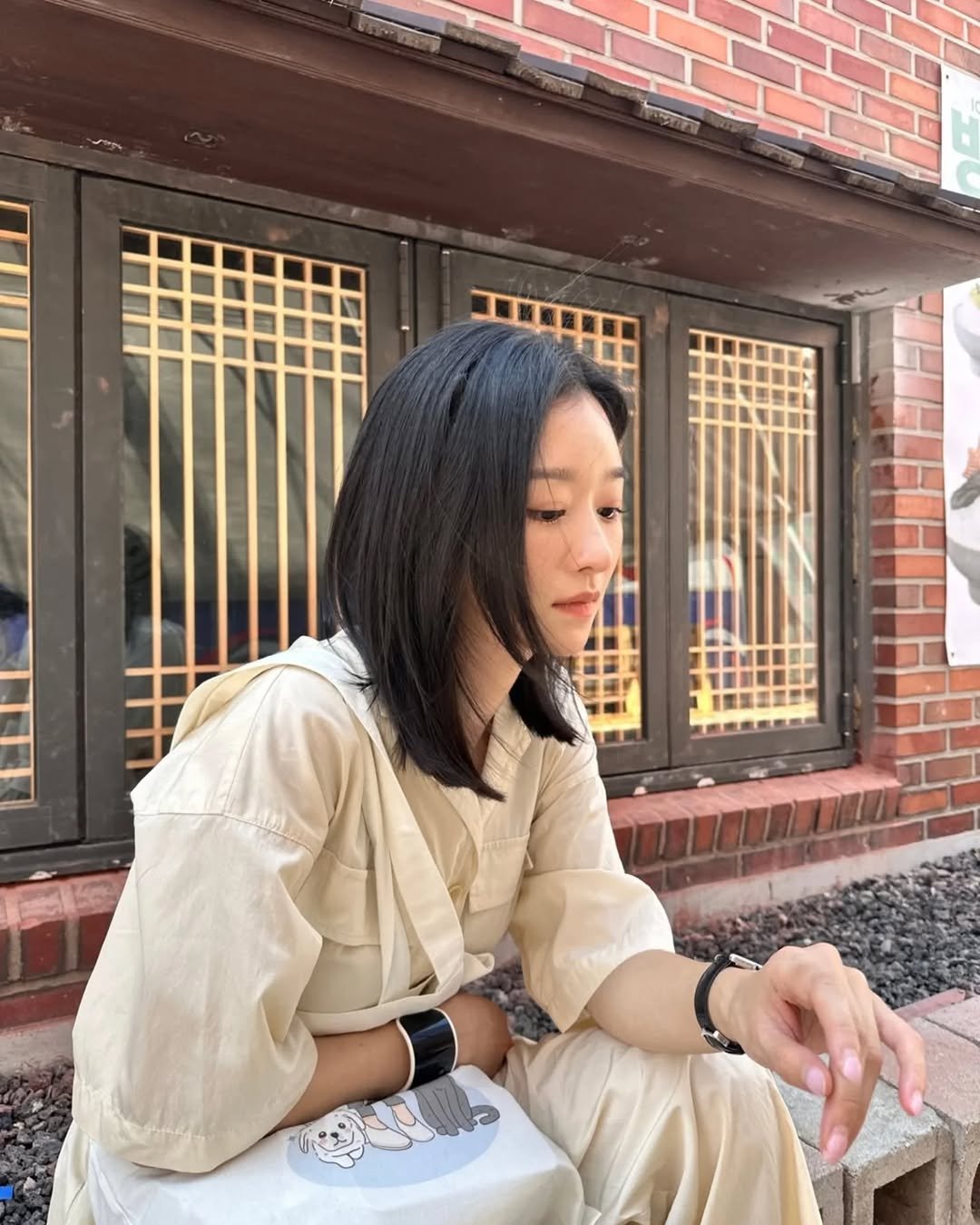 Photo shared by Seo Yea Ji (서예지) on August 04, 2025 tagging @yeyeji_seo.