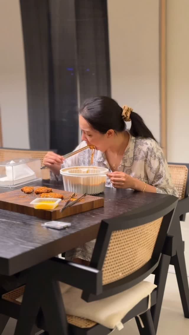 sjingg_ 게시물 이미지: 오늘 아침에 교회를 가는데
갑자기 47kg 인간이 되고 싶어지는거예요

그렇게...