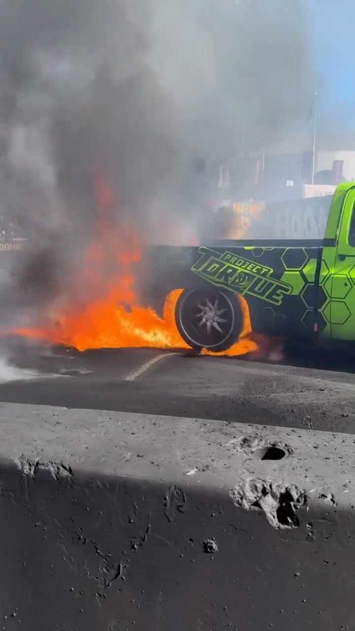 thehoonigans 게시물 이미지: El video del día 3 de @semashow ya está en mi...