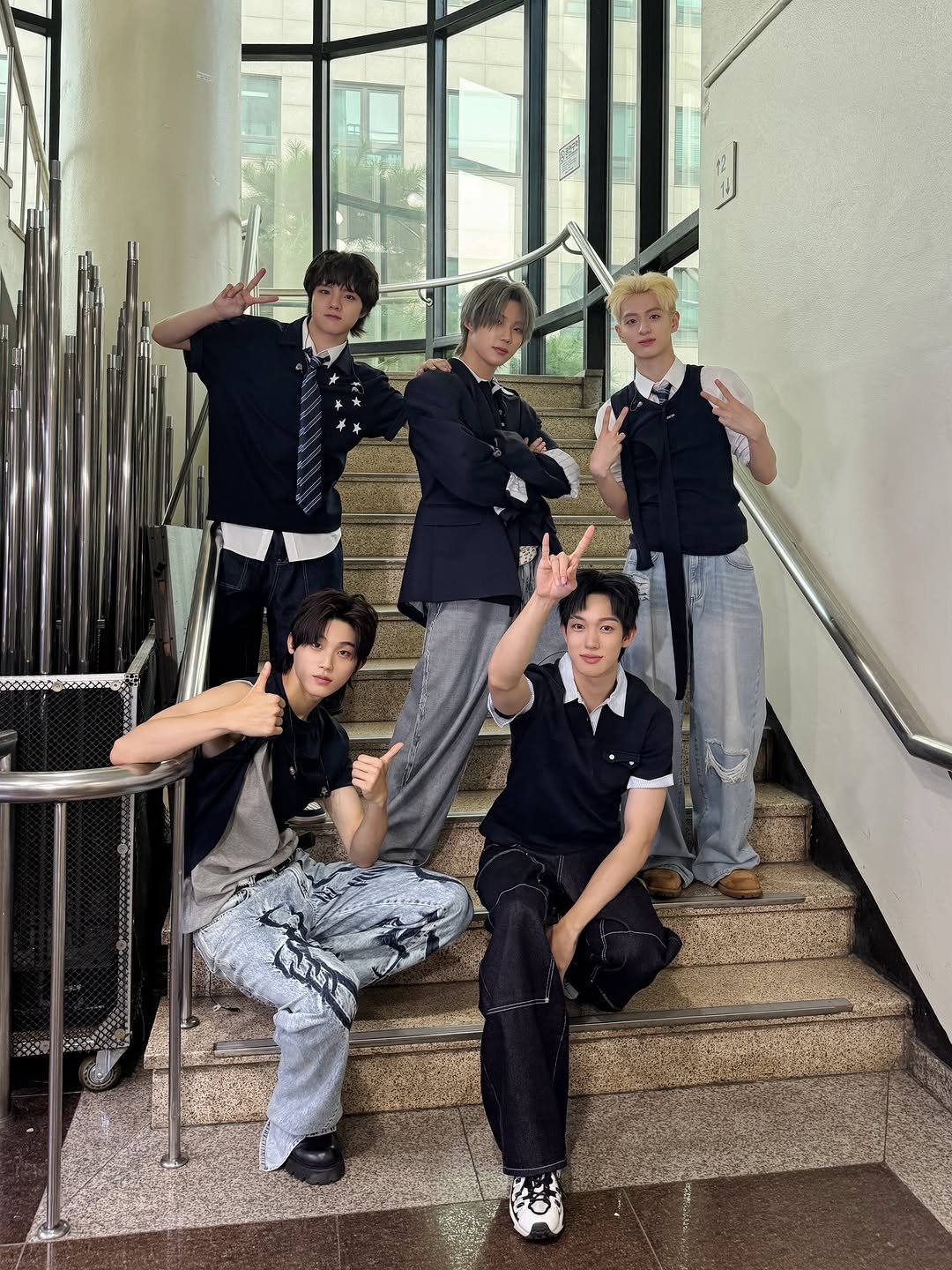 thewind.official 게시물 이미지: [📸]

#260807

✔️ The Wind (더윈드) KBS #뮤직뱅크...