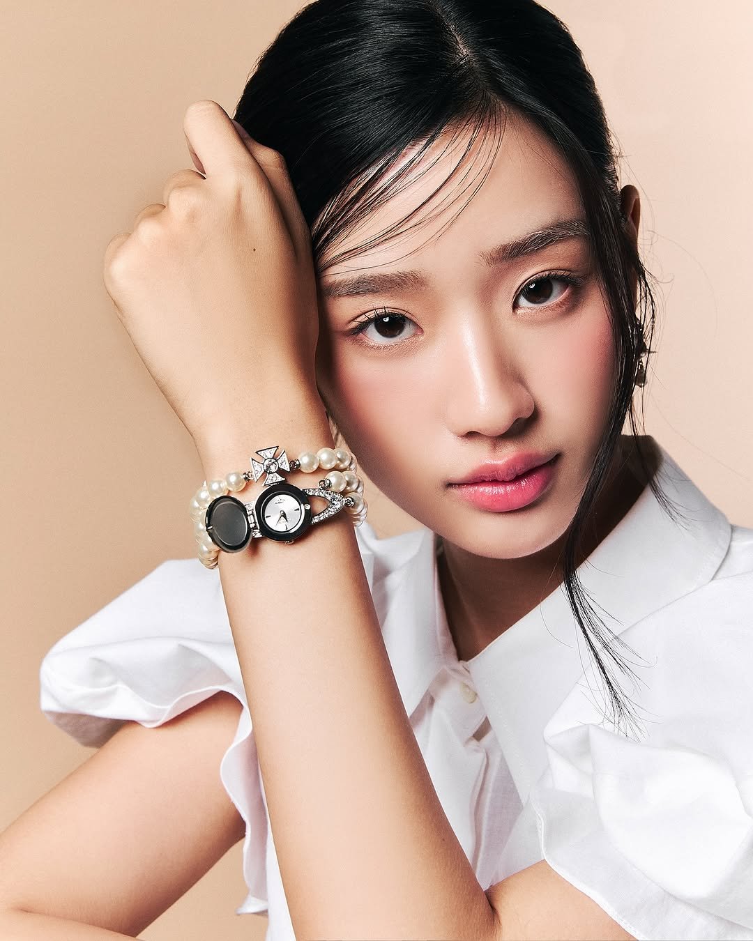 Photo shared by ตู / t u on November 08, 2025 tagging @viviennewestwood, and @centraldepartmentstore. May be an image of one or more people, makeup and text.