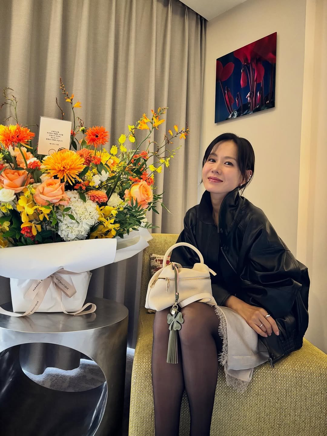 Photo shared by 손예진 on September 25, 2025 tagging @testoni.1929.