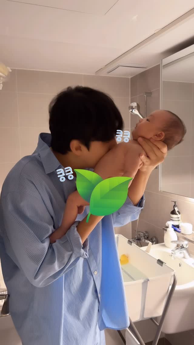 yeons_couple 게시물 이미지: #광고 @huggies_korea
제가 여자친구를 낳아 준 걸까요...?
하로와...