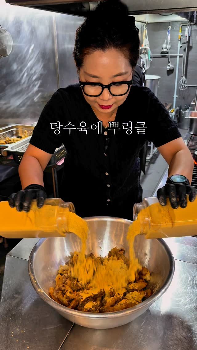 yom.ddu 게시물 이미지: 탕수육 무제한, 한강라면 무제한인 샐프바가 잘되어 있는 고기집인데 고기까지 맛있었던...