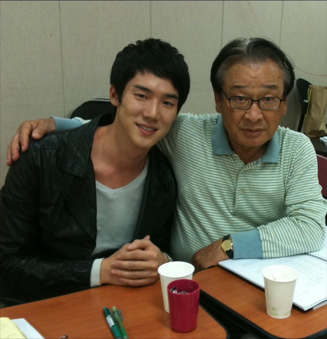 yoo_yeonseok 게시물 이미지: 대학교 때부터 뵀었던 선생님은 정말 큰 어른이시고 참 스승이셨습니다. 
제가...